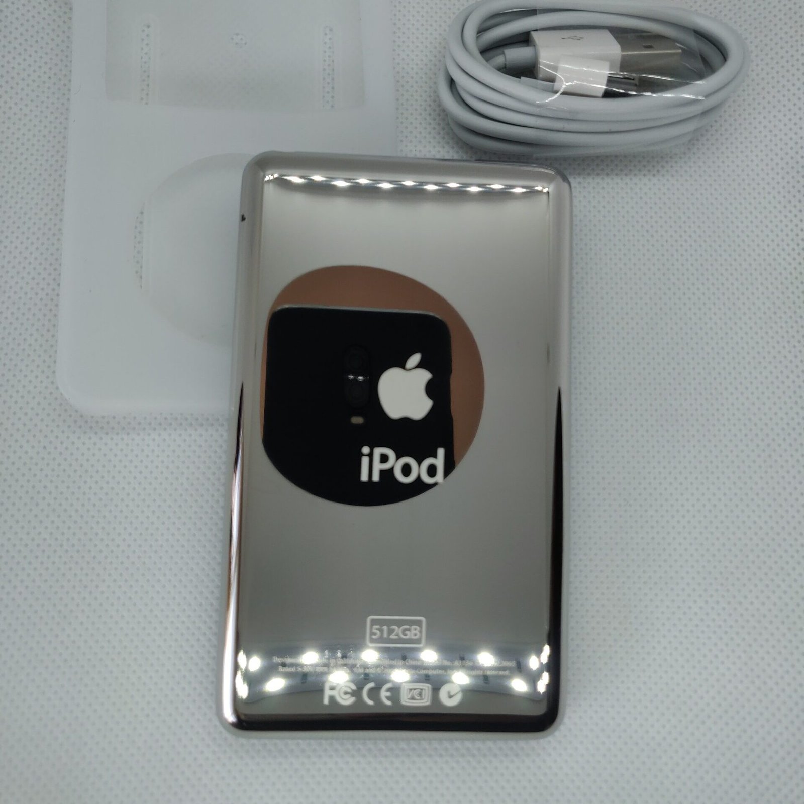 iPod Classic - 5th gen, clear+black (3000mah battery) - Image 5